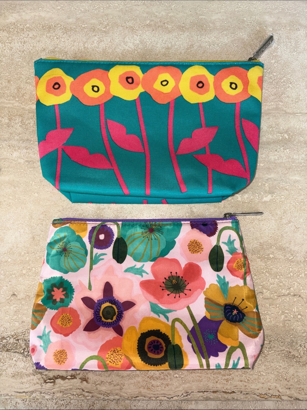 💐Clinique Floral Cosmetic Pouches - 2💐 - Picture 4 of 4